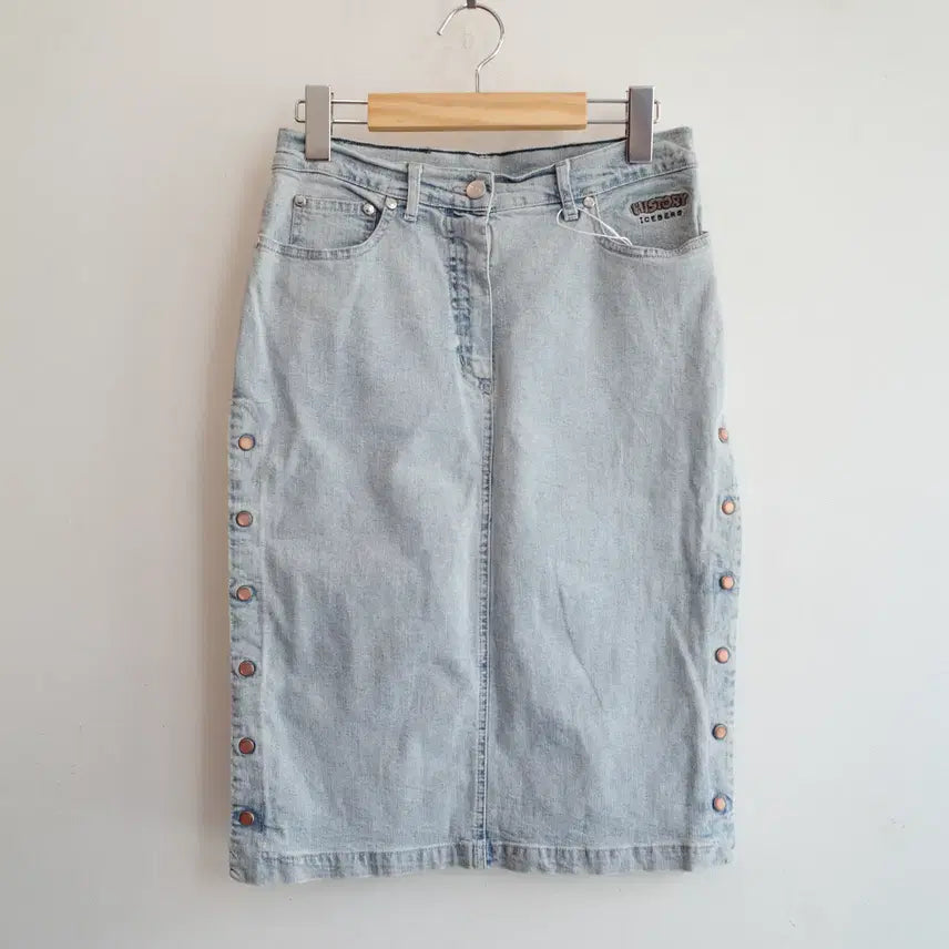 [BUNJANG] ICEBERG Side Snap Denim Skirt (27 inch) / ICEBERG 아이스버그 사이드스냅 데님스커트 (27인치)