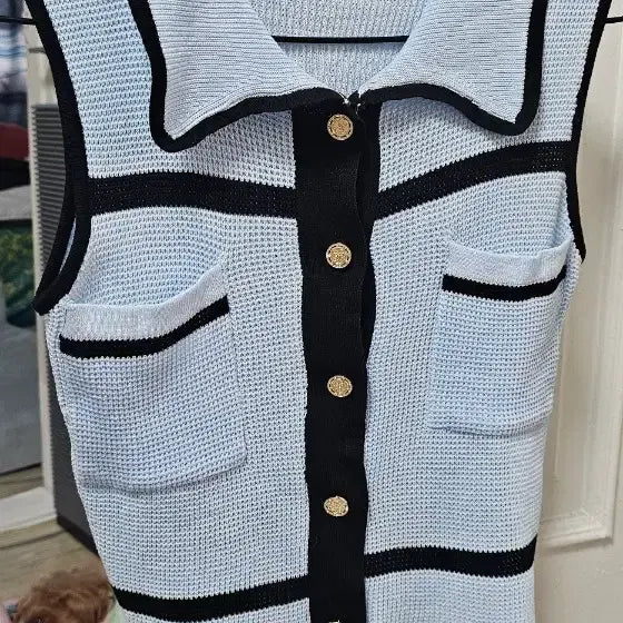 [BUNJANG] Color Block Knit Vest / 니트 조끼 스카이블루 블랙 배색