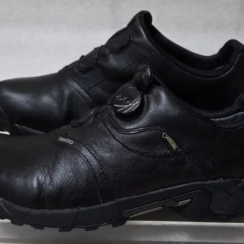 [BUNJANG] TrekSta City Gore-Tex Lightweight Hiking Trekking Casual Shoes (285) / 트렉스타 TrekSta 시티 고어텍스 경등산화 트레킹화 케주얼화 285