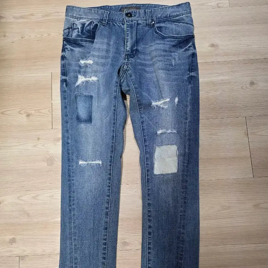 [BUNJANG] NIX Denim Jeans with Distressed and Patchwork Details / 닉스 청바지