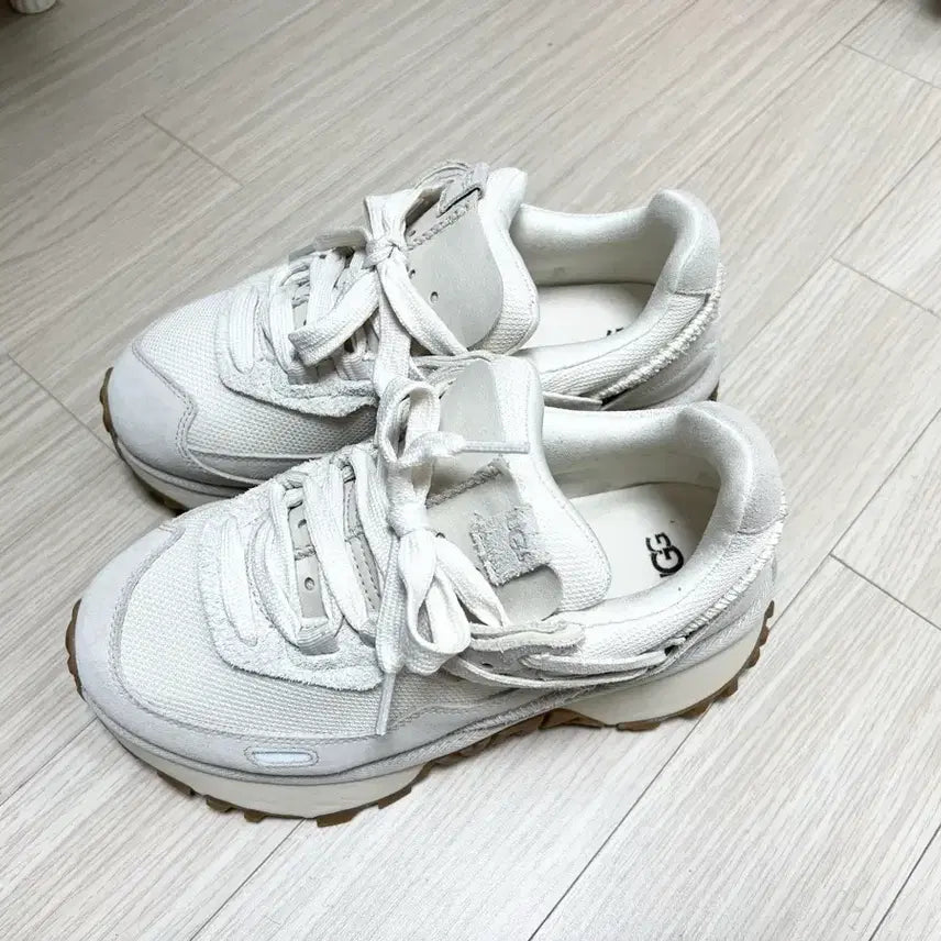 [BUNJANG] UGG Chunky Retro Sneakers / 어그 청키 레트로 운동화 250이지만 245가 신음 괜찮아요