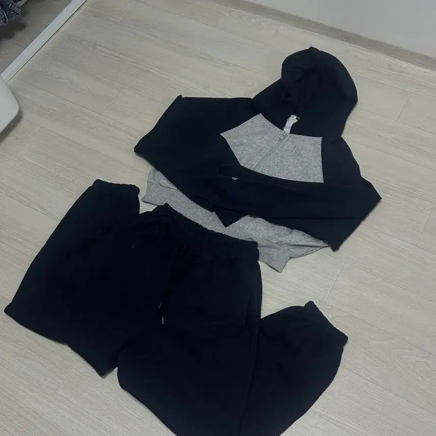 [BUNJANG] Navy Cropped Training Set / 네이비 크롭 트레이닝복 세트