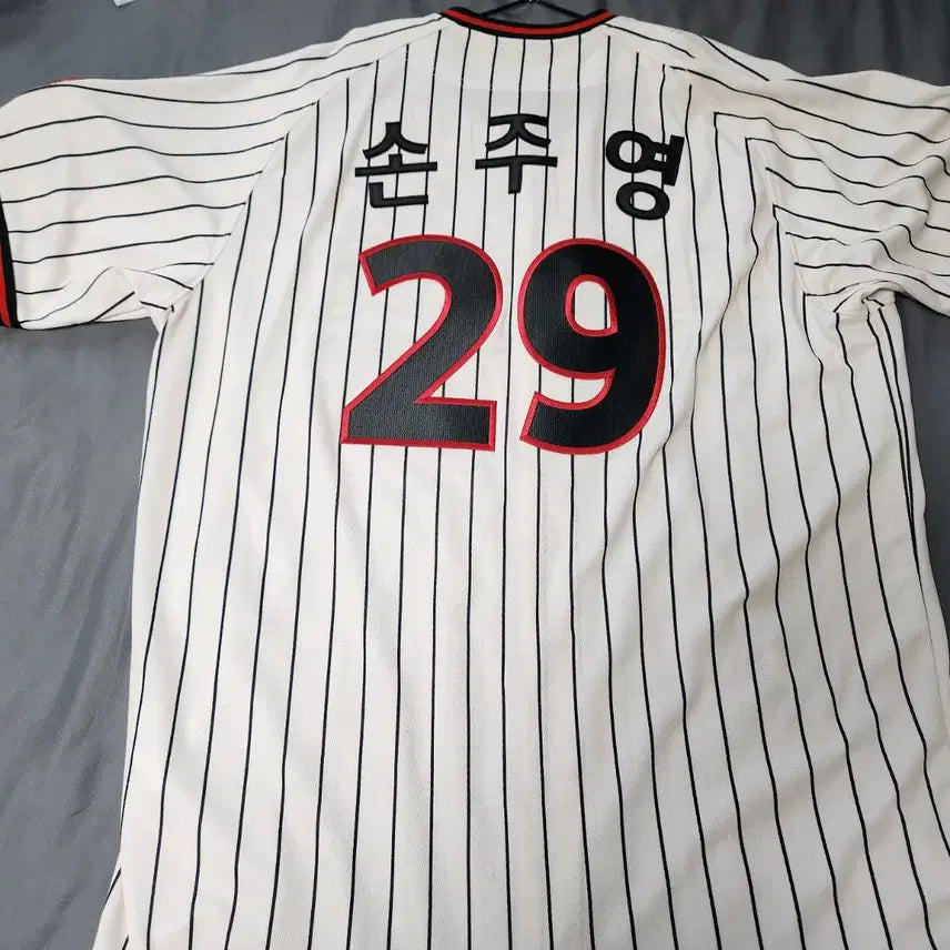 [BUNJANG] LG Twins Son Joo-young Iconic Uniform (Size 115 / 3XL) / (115) LG트윈스 손주영 아이코닉 유니폼 새것