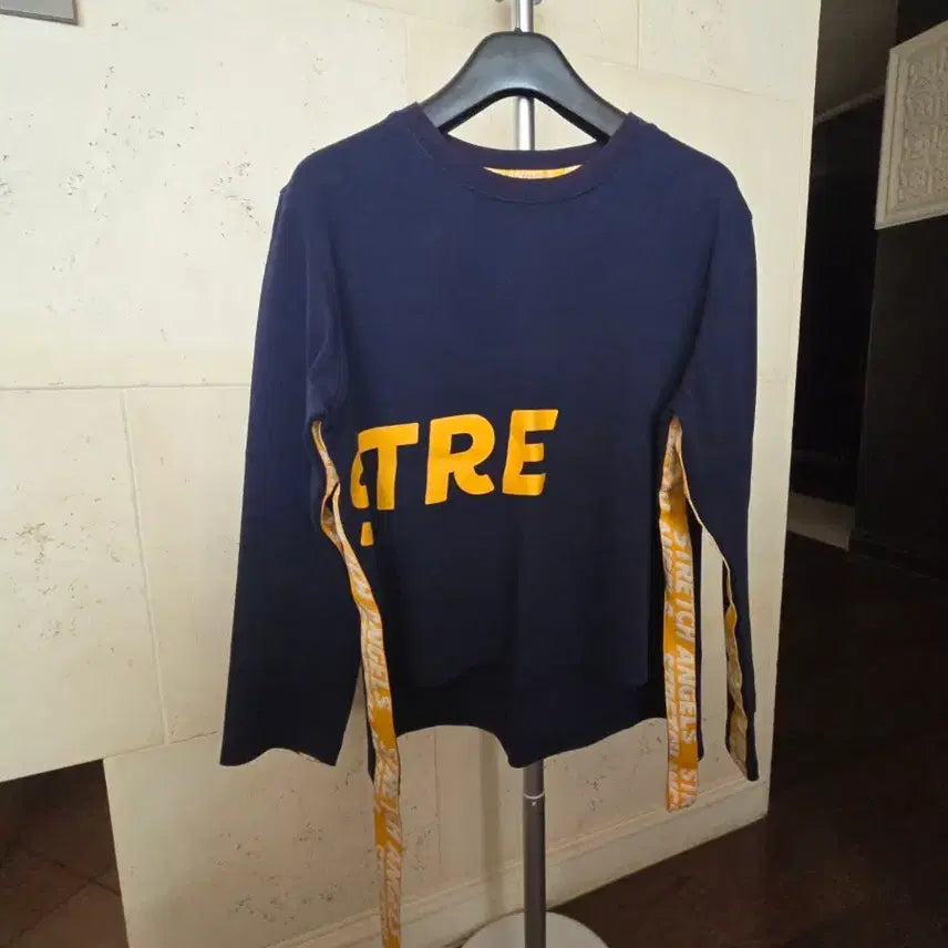 [BUNJANG] Stretch Angels String Sweatshirt / 스트레치엔젤스 스트링 맨투맨