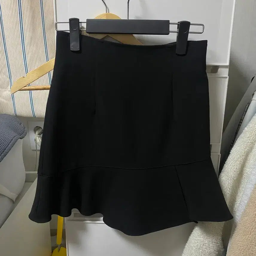 [BUNJANG] Black Flare Ruffle Skirt / 검정색 플레어 프릴 스커트