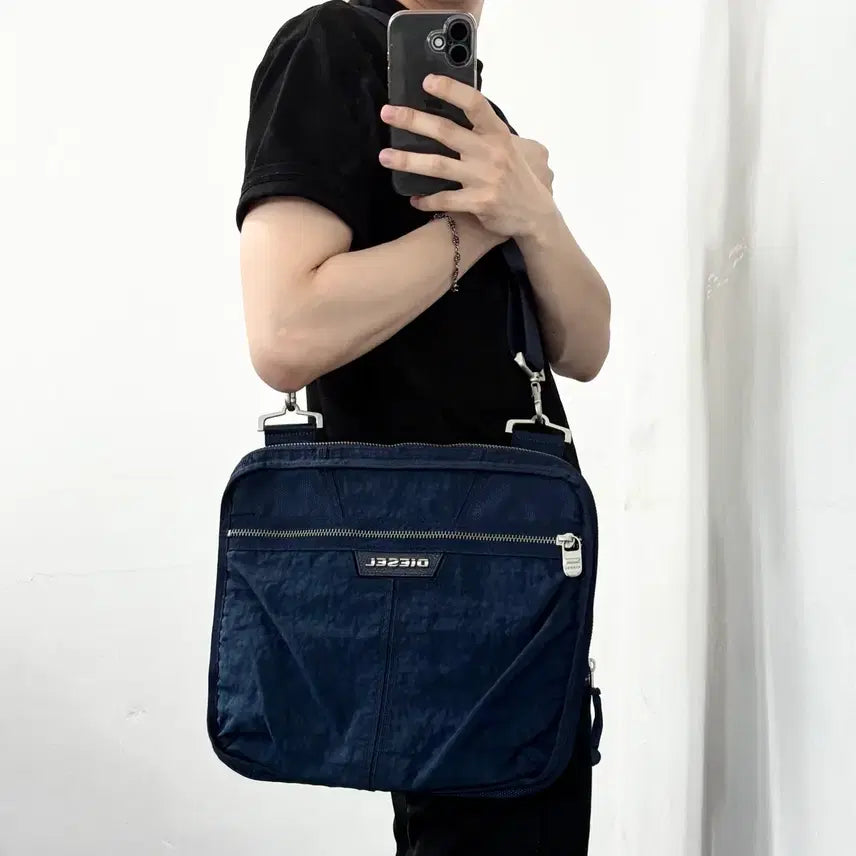 [BUNJANG] Diesel Nylon Messenger Crossbody Bag / 디젤 나일론 메신저 크로스백