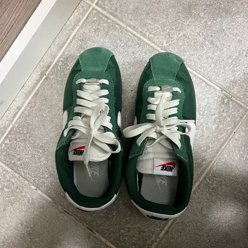 [BUNJANG] Nike Cortez Green Sneakers / 나이키 코르테즈 그린 운동화 230
