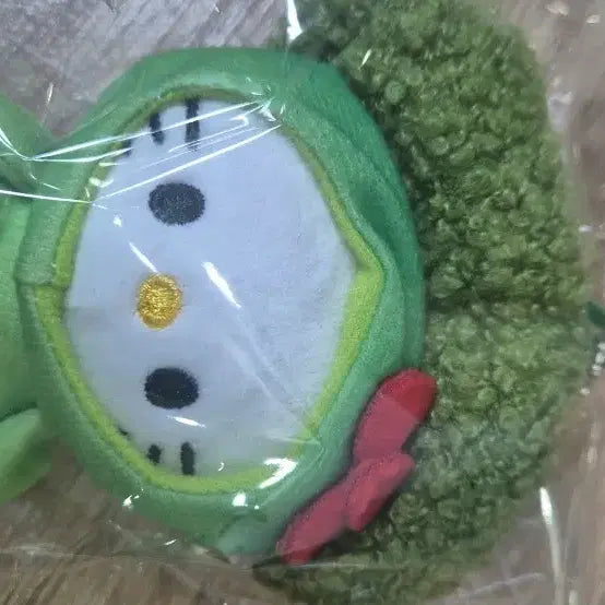 [BUNJANG] Hello Kitty Broccoli Hat Keychain (New) / 브로콜리헬로키 인형 키링 새상품