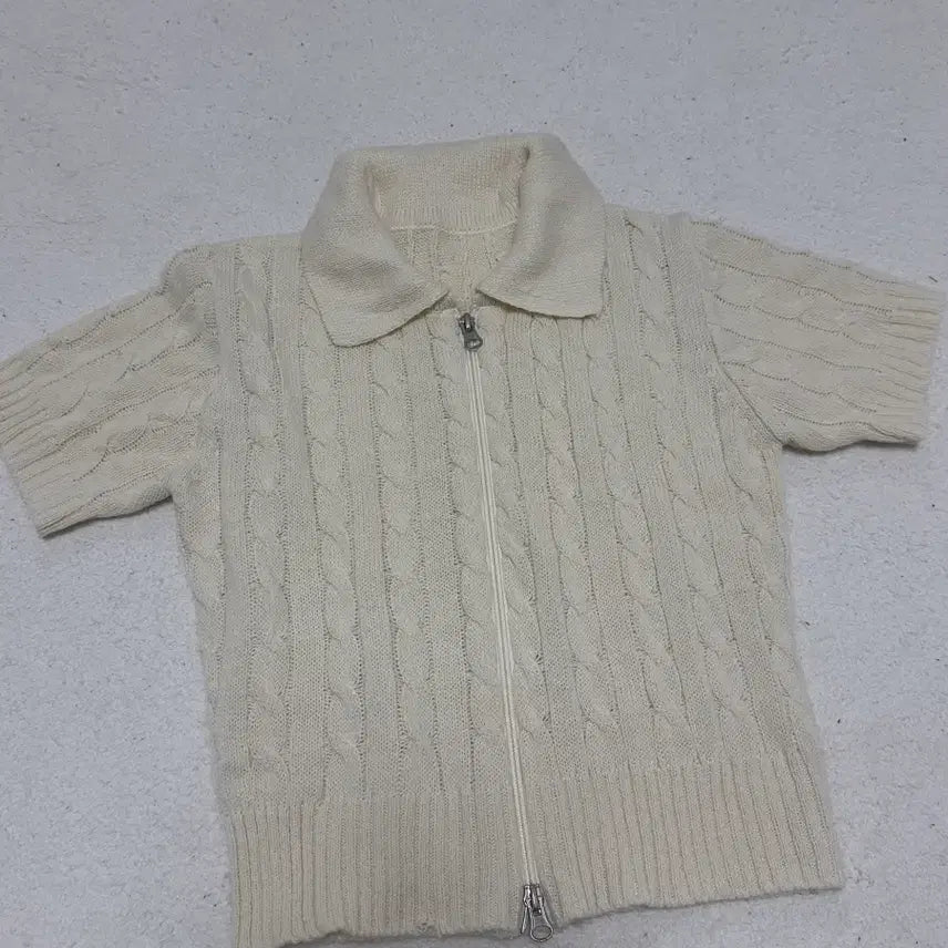 [BUNJANG] Twist Knit Short Sleeve Zip-Up / 꽈배기 반팔 니트 집업