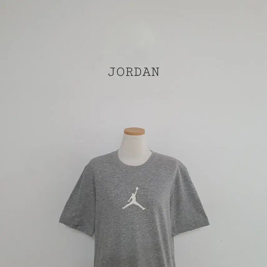 [BUNJANG] Nike Jordan Grey Dri-FIT T-Shirt (Size S) / 세일)No.26050109 조던 회색 반팔 드라이핏 티셔츠