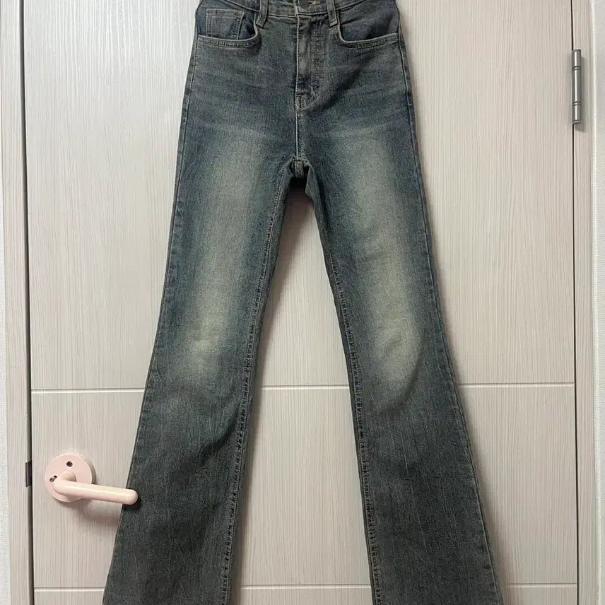 [BUNJANG] Vintage Washed Semi-Bootcut Denim Jeans (XS) / 빈티지 워싱 세미부츠컷 데님 청바지 XS