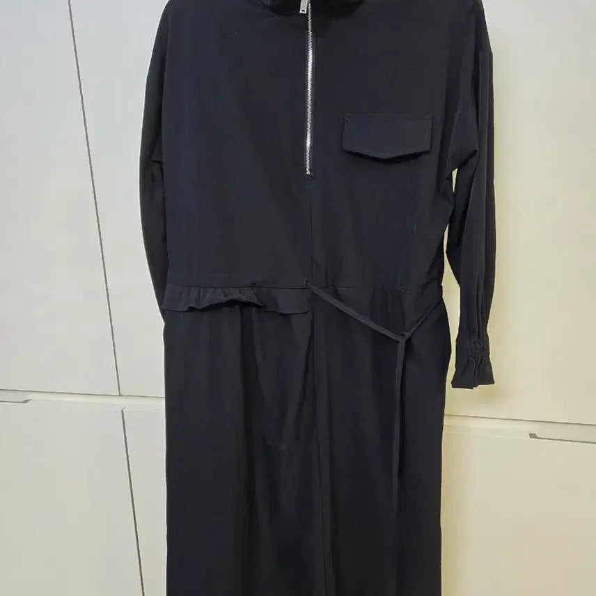 [BUNJANG] Black Long Zip-Up Dress with Waist Strap / 블랙 롱 원피스 집업 스타일