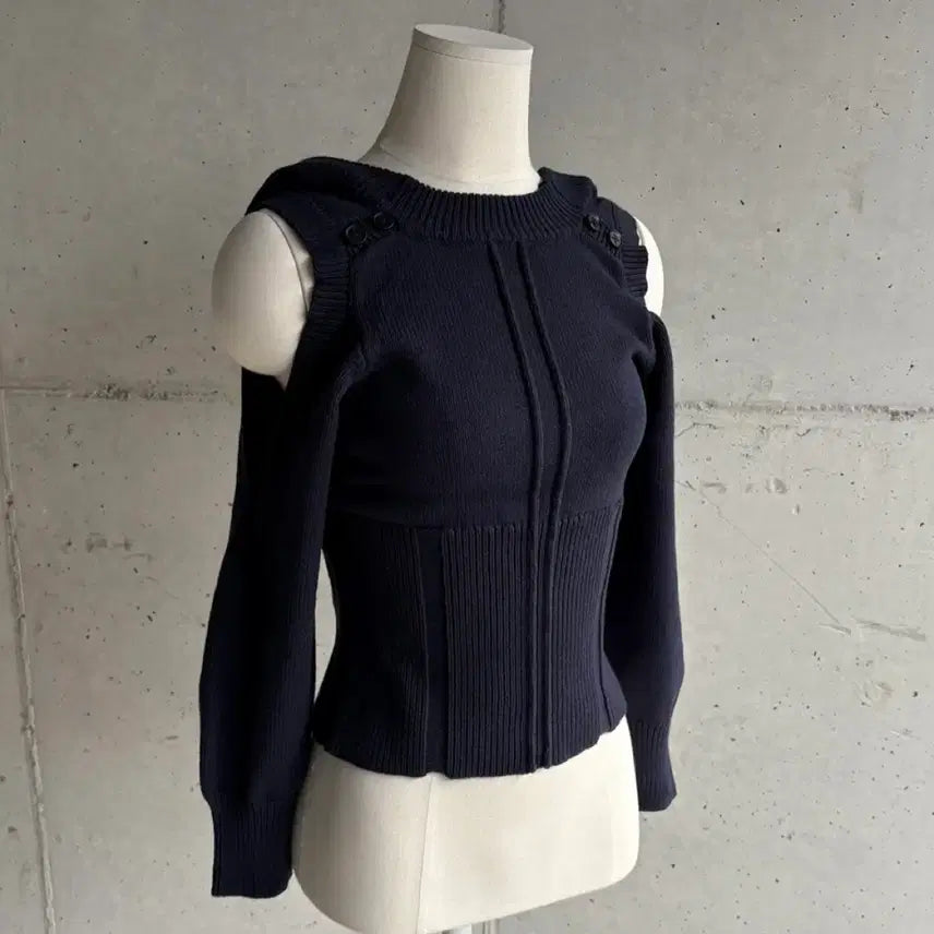 [BUNJANG] Mischief Cut Out Shoulder Knit Hoodie / 미스치프 컷아웃 숄더 CUT OUT SHOULDER KNIT HOODIE