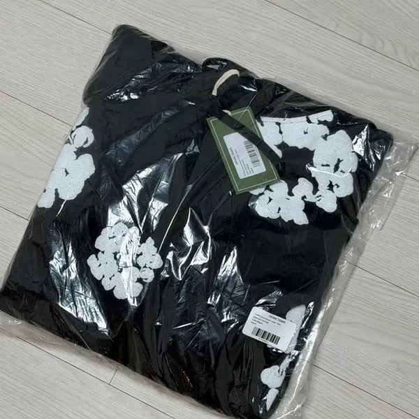 [BUNJANG] Denim Tears Cotton Wreath Hoodie Black S (Sealed) / 데님티어스 후드티 블랙s 미개봉 새상품