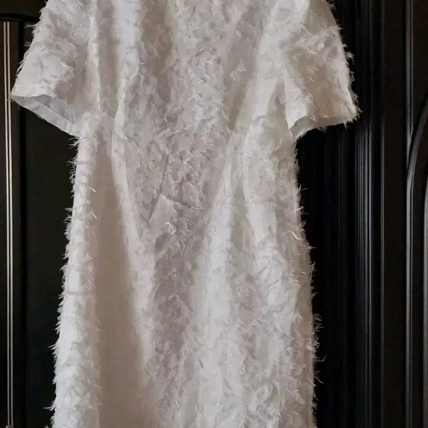 [BUNJANG] White Feather Embellished Mini Dress / 화이트  장식 미니 원피스