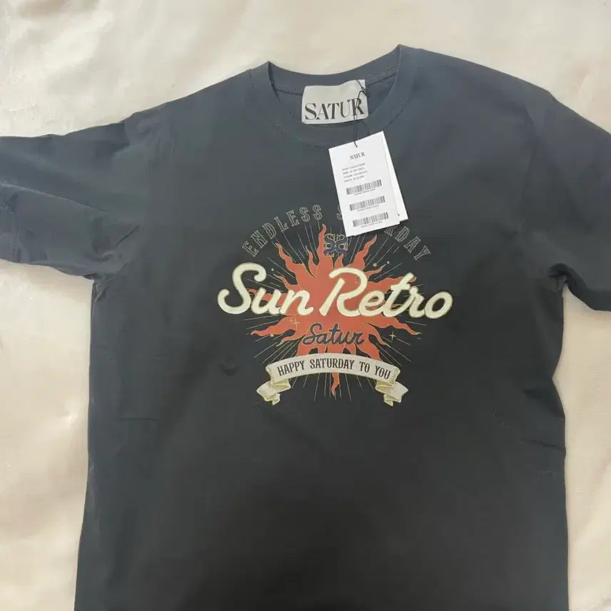 [BUNJANG] Satur Retro Short Sleeve T-Shirt Charcoal M / SATUR 세터 반팔 티셔츠 차콜