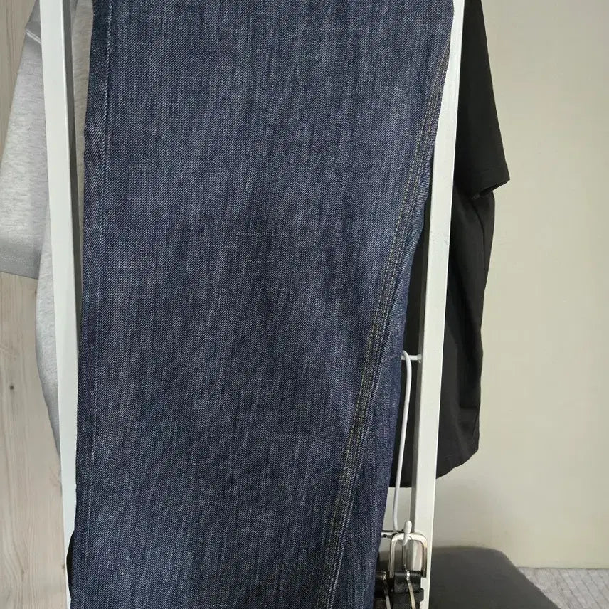 [BUNJANG] TOPI Summer Denim One-Tuck Pants Indigo / 토피 썸머 데님 원턱 팬츠 인디고