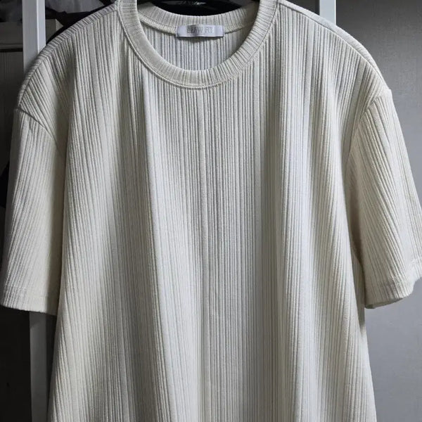 [BUNJANG] Drawfit Formalic Ribbed T-shirt Cream / 드로우핏 포멀릭 리브드 티셔츠 크림