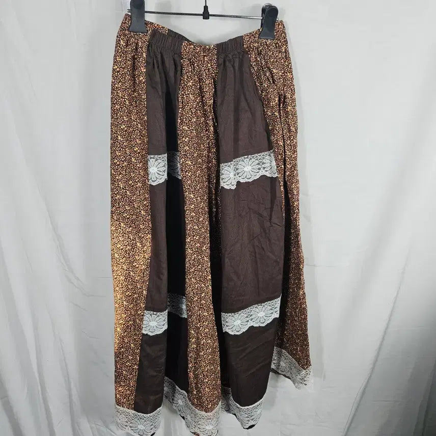 [BUNJANG] Reversible Lace Patch Skirt / 반전 레이스 패치스커트