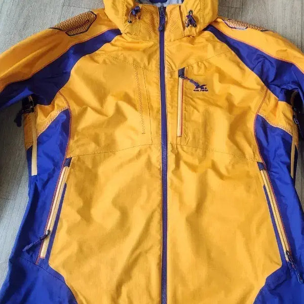 [BUNJANG] Kolping Women's Windbreaker Jacket Size 100 / 새것) 콜핑 등산 바람막이 여성용 100