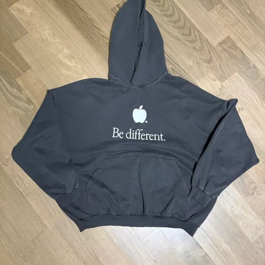 [BUNJANG] Balenciaga 22FW Apple Hoodie / [1] 발렌시아가 22fw 애플 후드티