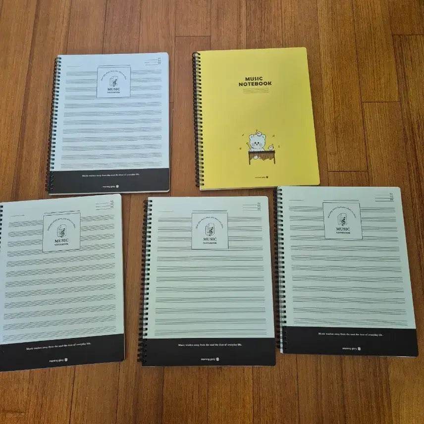 [BUNJANG] Morning Glory Spiral Staff Notebook (5 Books + 2 Bonus) / 모닝글로리 오선노트 스프링 (5권) +2권