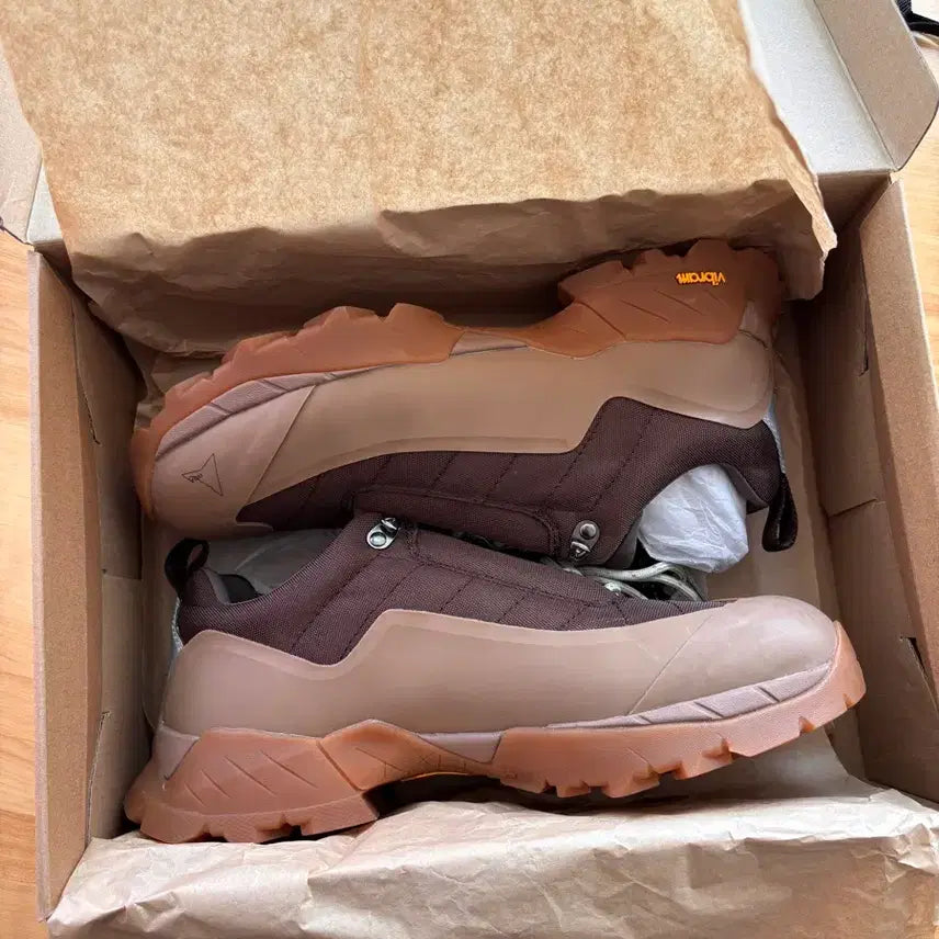 [BUNJANG] ROA Katharina Brown Gum Vibram Hiking Boots - EU 44 / 정가70/새상품) 로아 카타리나 브라운 비브람 44 하이킹 부츠