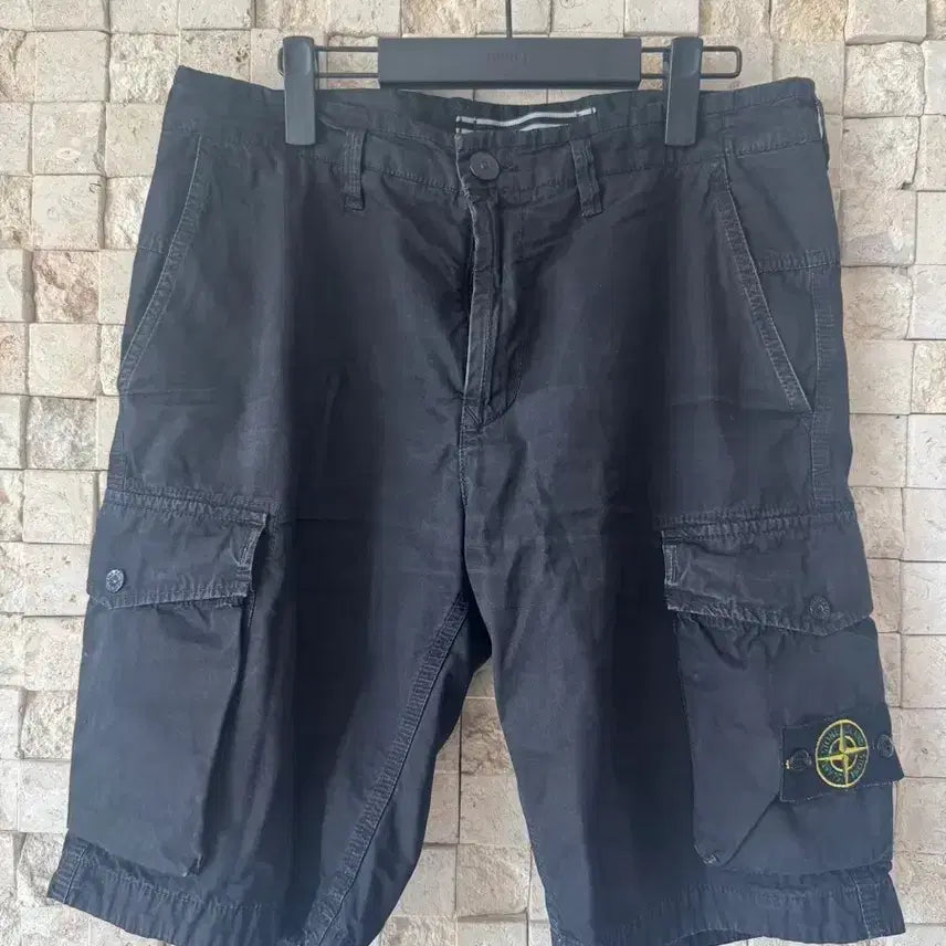 [BUNJANG] Stone Island Old Effect Bermuda Shorts Black / 스톤 아일랜드 올드이펙트 버뮤다 쇼츠 블랙
