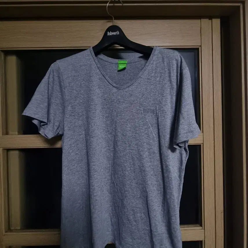 [BUNJANG] Hugo Boss V-Neck T-Shirt Grey M / 휴고보스 V넥 반팔 티셔츠 회색 M 남녀가능