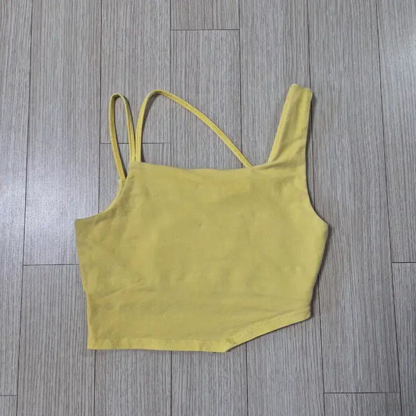 [BUNJANG] Oziz Asymmetric Crop Top - Size S / 오즈이즈 언발 브라탑 S