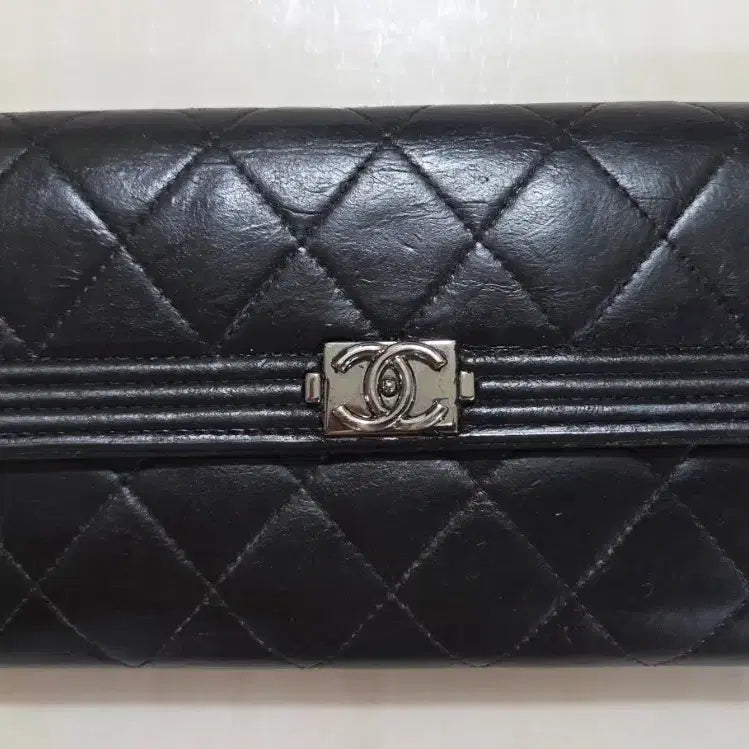 [BUNJANG] Chanel Boy Calfskin Flap Long Wallet / 샤넬 은장 보이 카프스킨 플랩 (장지갑)