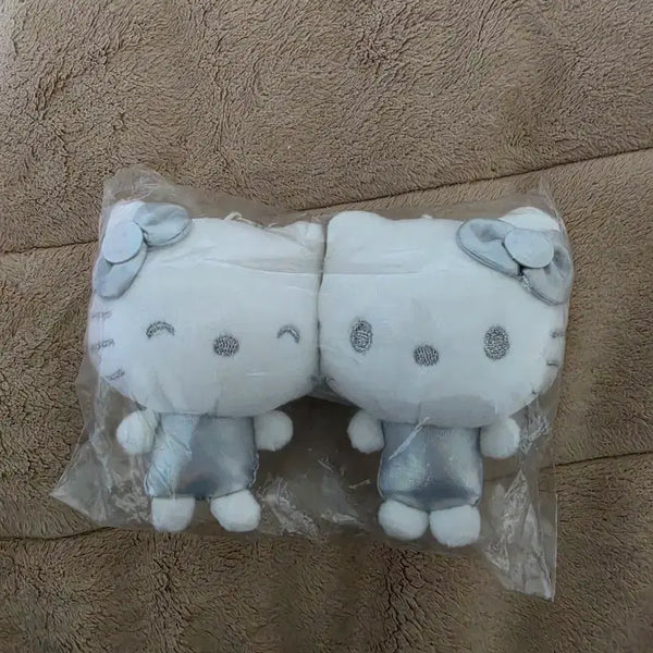 [BUNJANG] Sanrio Hello Kitty Silver Keychain Doll / 산리오 헬로키티 실버 키링 인형