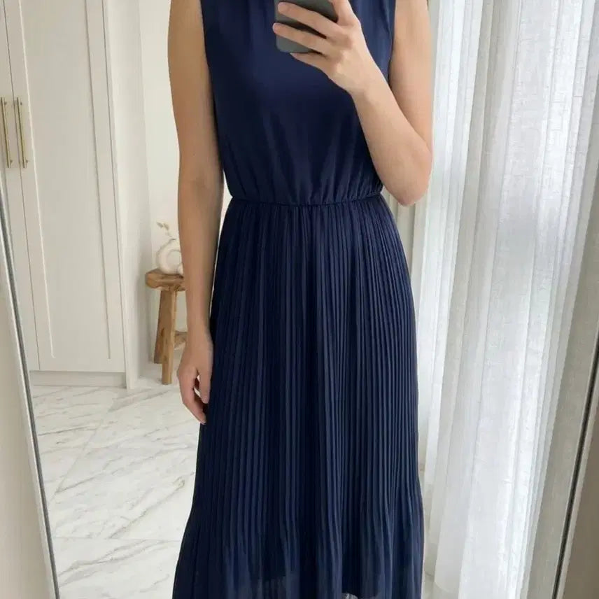 [BUNJANG] DeBase Pleated Sleeveless Dress / DeBase  플리츠 나시 원피스