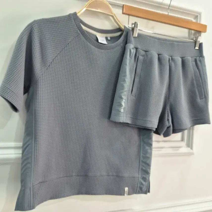 [BUNJANG] Jilswoornt Short Sleeve Waffle Training Set - Grey / 질슈어트 반팔 와플 트레이닝복 세트 그레이