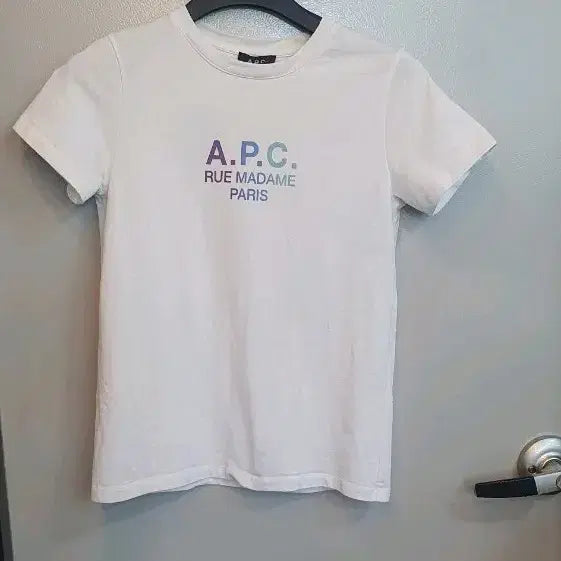 [BUNJANG] A.P.C. Women's Short Sleeve Logo T-Shirt - White / A.P.C. (아페쎄)  로고 여성 반팔 티셔츠M사이즈