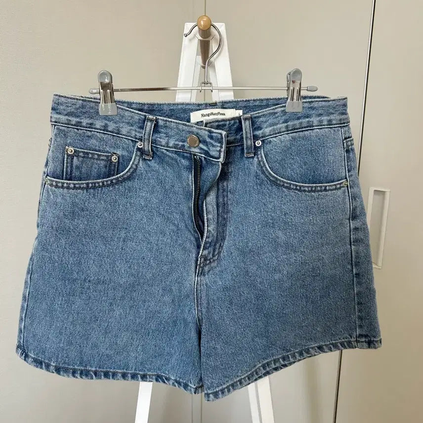[BUNJANG] Mango Many Please Mid Denim Shorts (Size L) / 망고매니플리즈 청반바지 (MID DENIM/L사이즈)