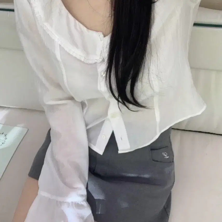 [BUNJANG] Leeds Eve Ruffle Blouse / 리즈 이브 러플 블라우스 leeds eve ruffle blouse