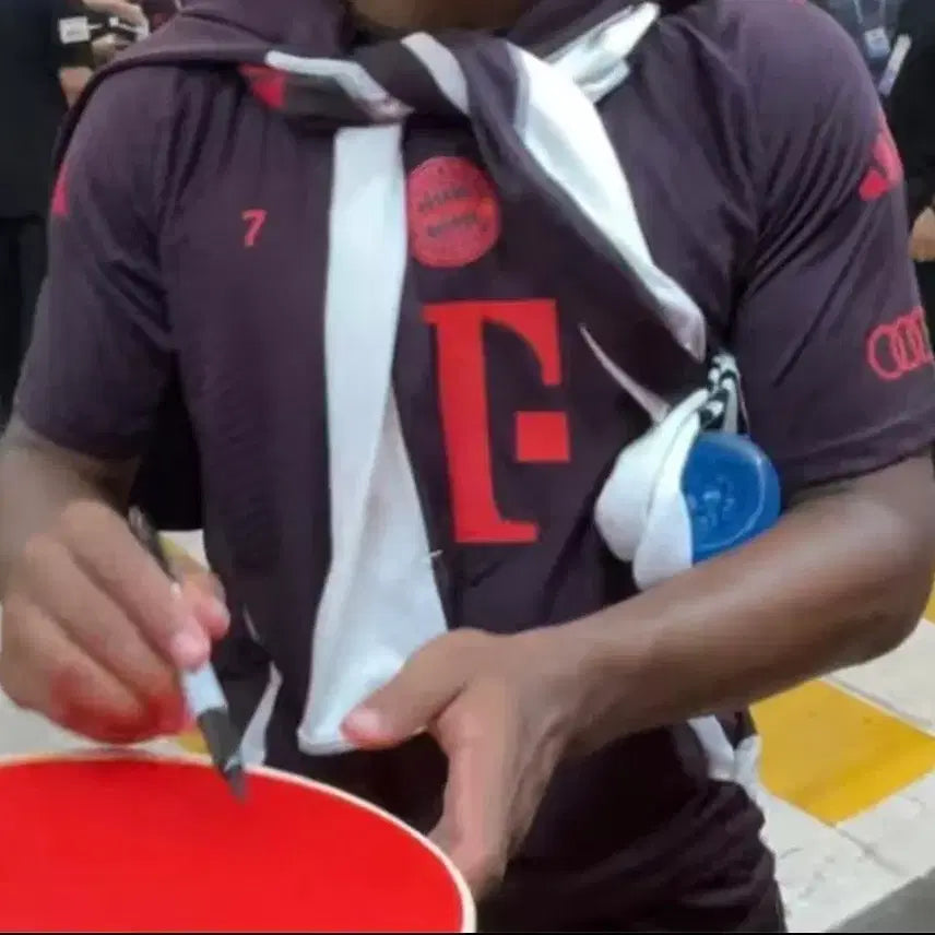 [BUNJANG] Bayern Munich Gnabry Signed Jersey #7 / (새상품) 바이에른 뮌헨 그나브리 친필 사인 유니폼 7번