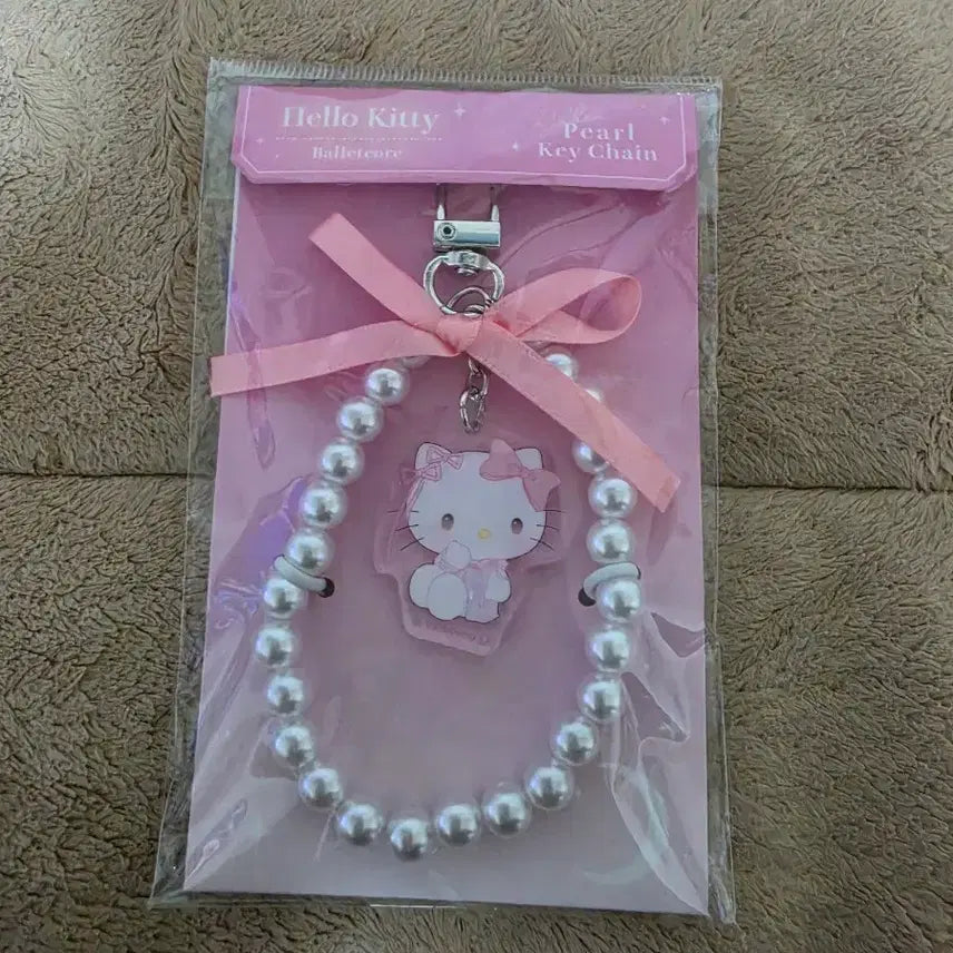[BUNJANG] Hello Kitty Balletcore Pearl Charm Keychain / 헬로키티 발레코어 진주 키링