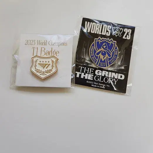 [BUNJANG] T1 2023 Worlds Championship Commemorative Badge Bundle Set (Sealed) / T1 티원 23 월즈 우승 기념 뱃지, 23 월즈 뱃지 미개봉 일괄
