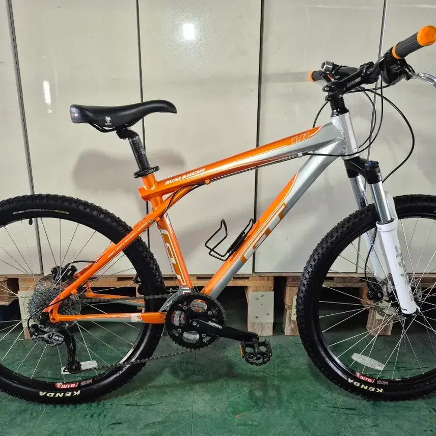 [BUNJANG] GT Avalanche 1.0 Orange/Silver Mountain Bike / GT 아발란체 1.0 (GT Avalanche 1.0) 오렌지/실버 MT