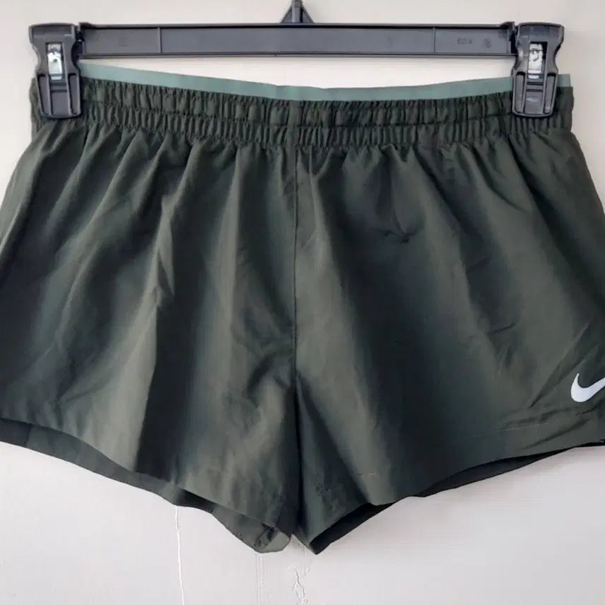 [BUNJANG] Nike Women's Dri-FIT 5-Inch Running Shorts Khaki Size M/70 / 미착용 나이키 우먼스 M/70 드라이핏 5인치 런닝쇼츠. KK. S