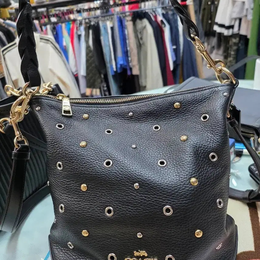 [BUNJANG] Coach Mini Abbey Duffle Bag Studded Black Pebble Leather 2-Way / [정품] 코치 미니 애비 더플백 (스터드 블랙 페블레더) 2way