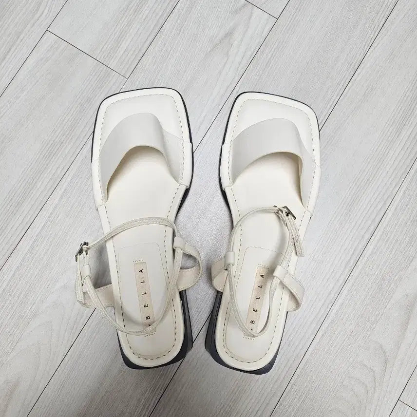 [BUNJANG] Bella by Bella Women's Sandals White Ivory / 새상품)벨라바이벨라 240 여성 샌들 화이트아이보리