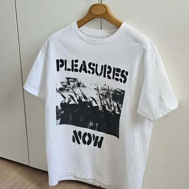 [BUNJANG] Pleasures Pleasures Half Sleeve T-Shirt / PLEASURES 나우 반팔 티셔츠 M