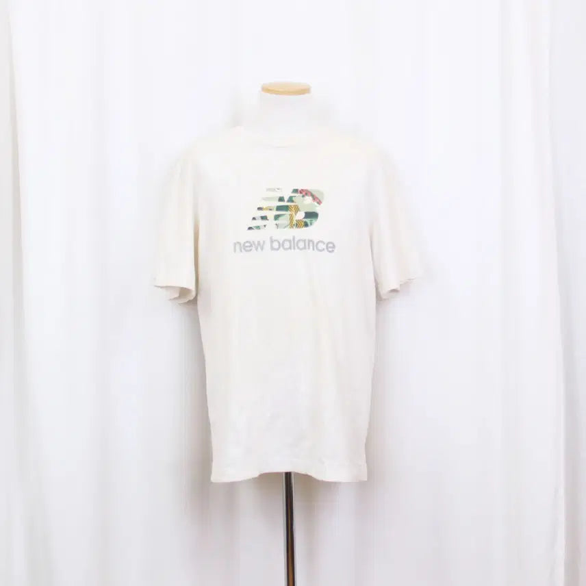 [BUNJANG] New Balance Men's White Round Neck Short Sleeve T-Shirt (105) / [정품] 뉴발란스 남성 화이트 라운드넥 반팔 티셔츠 (105) 상상샵