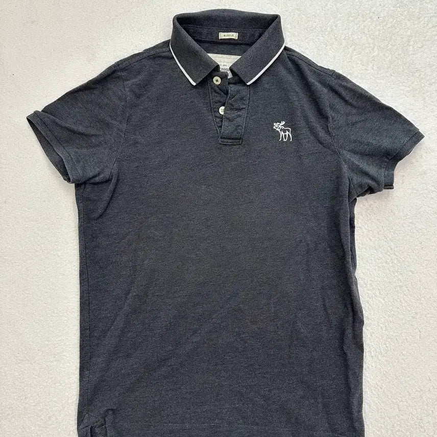 [BUNJANG] Abercrombie & Fitch Dark Grey Short Sleeve T-Shirt / 아베크롬비 다크그래이 반팔 티셔츠