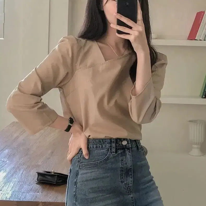 [BUNJANG] MeigL Beige Asymmetric Diagonal Detail Blouse / (새상품) 메이글 베이지 언발 사선 블라우스