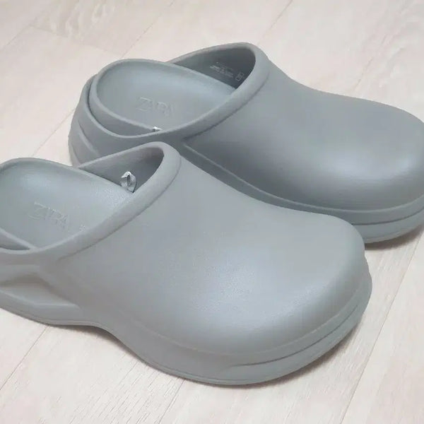 [BUNJANG] ZARA Rubberized Clogs - Size 245mm (EUR 38) / ZARA 자라 러버 라이즈드 클로그 미사용 새제품