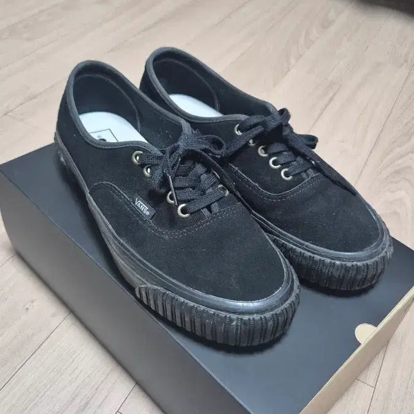 [BUNJANG] Vans Authentic Black Suede Shoes US 8.5 / 반스 어센틱 블랙 스웨이드 265